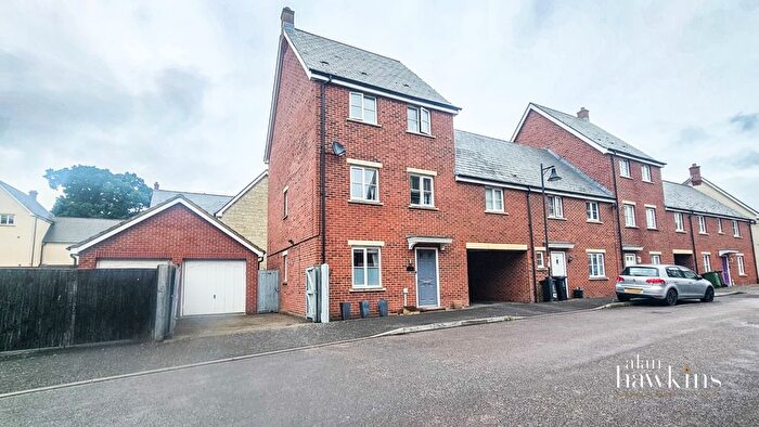 3 Bedroom End Of Terrace House To Rent In Zakopane Road, Haydon End, SN25