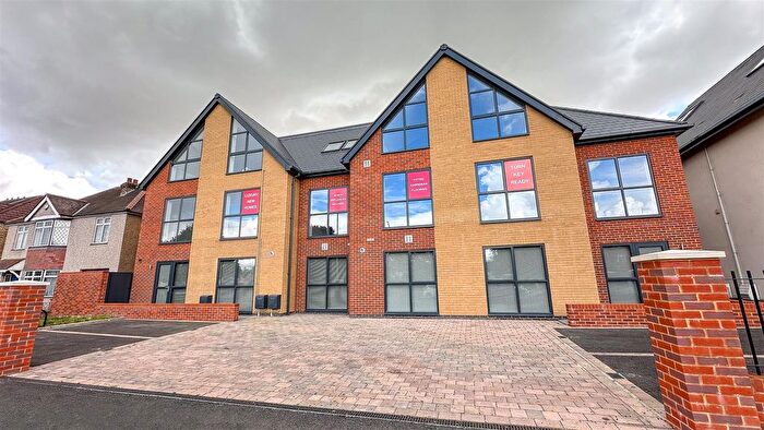 1 Bedroom Flat For Sale In Kingswood Place, Hayes, UB4