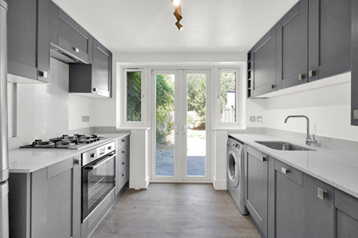 2 Bedroom Flat To Rent In Malvern Road, London, N8