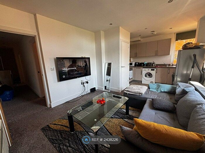 2 Bedroom Flat To Rent In Windsor Road, Slough, SL1