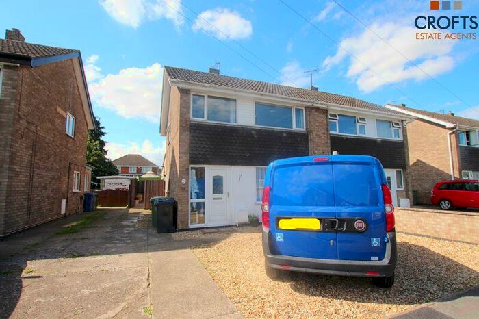 4 Bedroom Semi-Detached House For Sale In Copse Close, Immingham, DN40