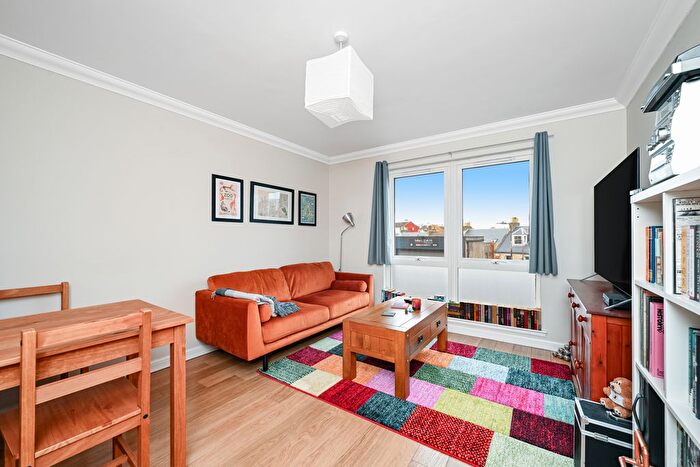 2 Bedroom Flat For Sale In Arthur Street, Leith, Edinburgh, EH6
