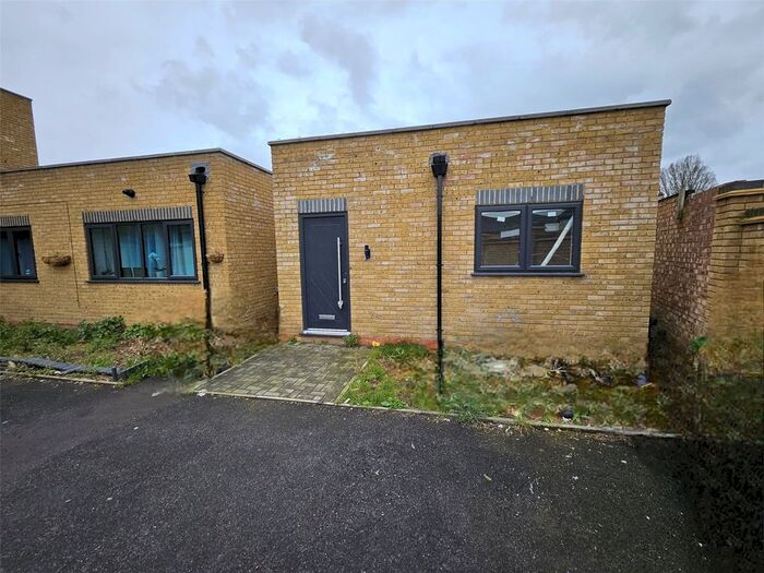 2 Bedroom Bungalow To Rent In Norwood Road, Southall, Greater London, UB2