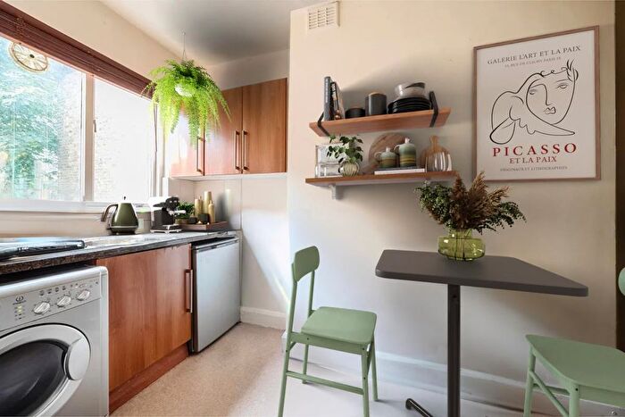 1 Bedroom Flat For Sale In Lithos Road, Belsize Park, NW3