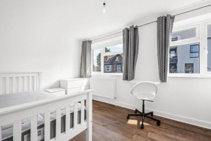 6 Bedroom Terraced House To Rent In Howard Road, Surbiton, Greater London, KT5