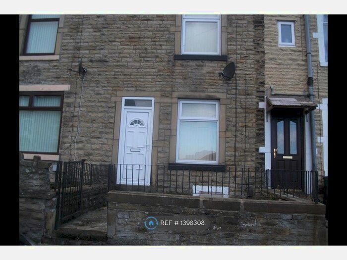 2 Bedroom Terraced House To Rent In Hopbine Avenue, Bradford, BD5