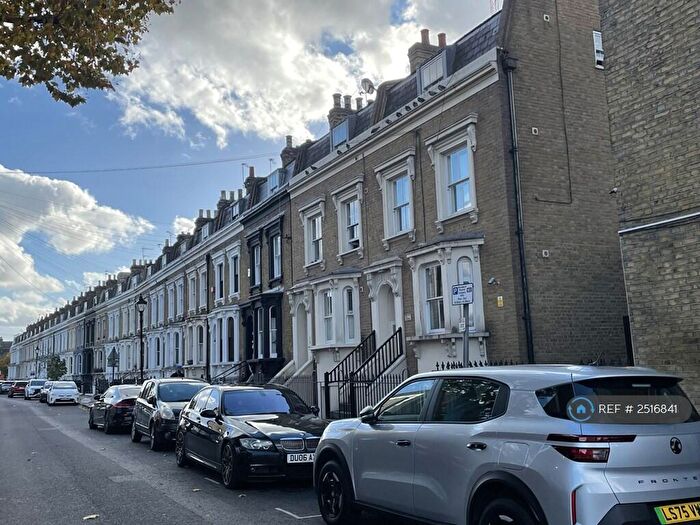 1 Bedroom Flat To Rent In Hamlet Court, London, E3