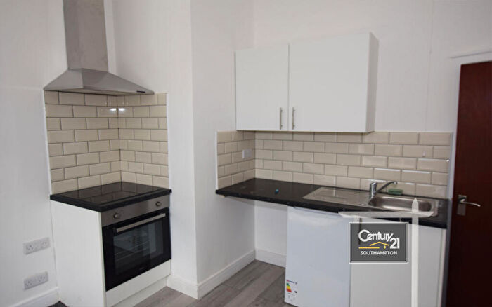 1 Bedroom Flat To Rent In |Ref: |, Victoria Road, Netley Abbey, Southampton, SO31
