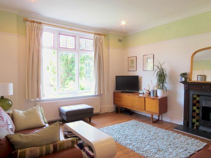 2 Bedroom Flat To Rent In Harold Road, Upper Norwood, London, SE19