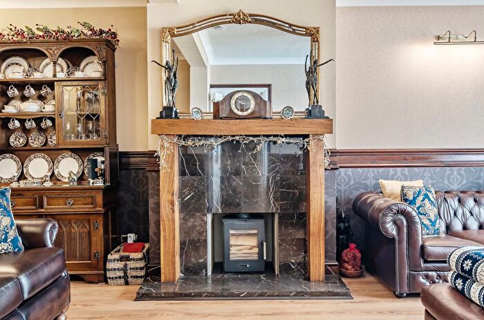 5 Bedroom Detached House For Sale In Crookham Road, Church Crookham, Fleet, Hampshire, GU51