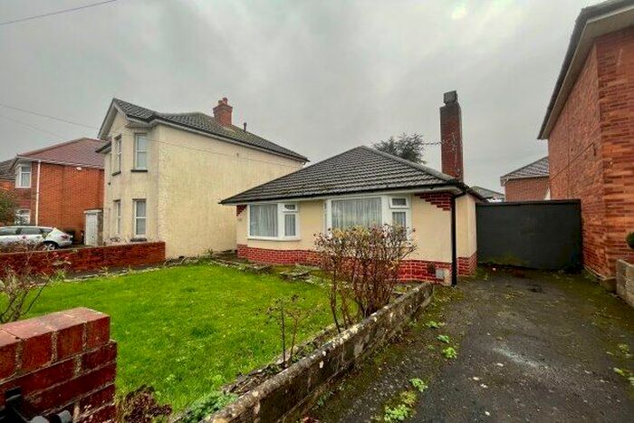 2 Bedroom Bungalow To Rent In Kingswell Road, Bournemouth, BH10