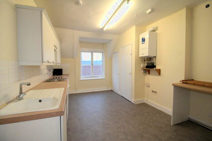 3 Bedroom Flat To Rent In Upper King Street, Royston, SG8