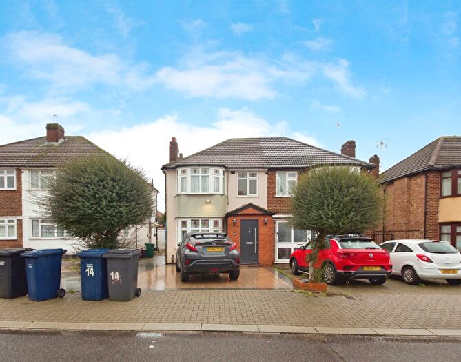 3 Bedroom Semi-Detached House For Sale In Aldridge Avenue, Edgware, HA8
