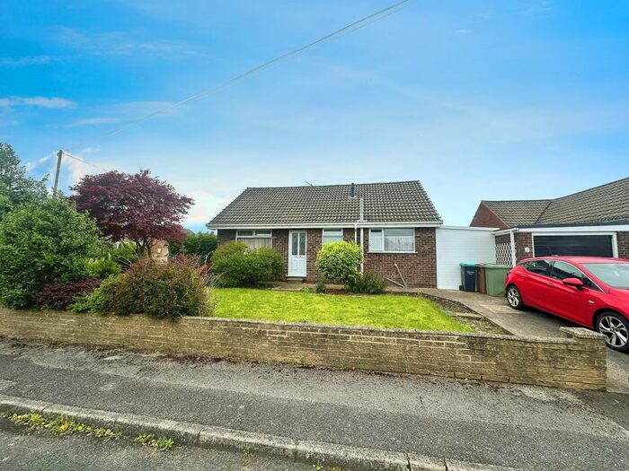 2 Bedroom Detached Bungalow To Rent In Allington Drive, Mansfield, NG19