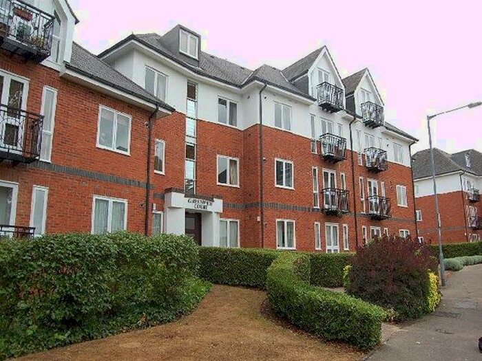 1 Bedroom Flat To Rent In Park View Close, St Albans, AL1
