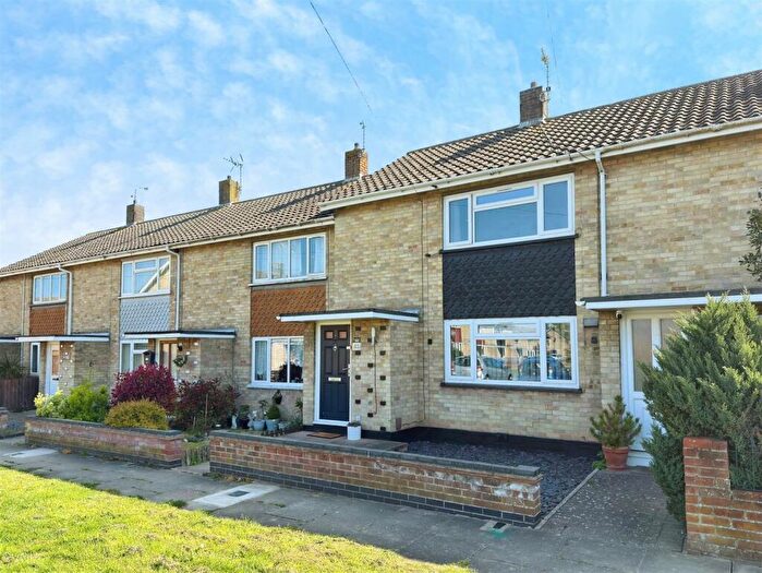 2 Bedroom Terraced House For Sale In Castleton Close, Lowestoft, Suffolk, NR32