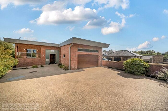 4 Bedroom Detached House For Sale In Lake Side, Littleborough, Greater Manchester, OL15