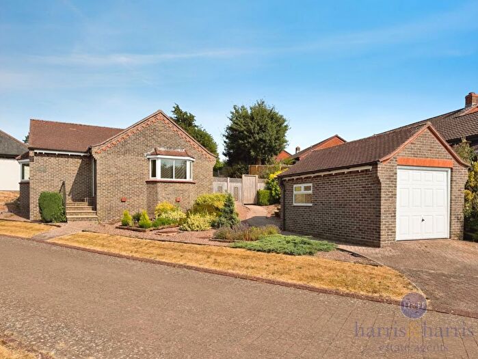 2 Bedroom Detached Bungalow For Sale In Latchmount Gardens, Axminster, EX13