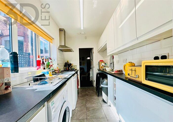 3 Bedroom Terraced House To Rent In Radford Boulevard, Nottingham, NG7