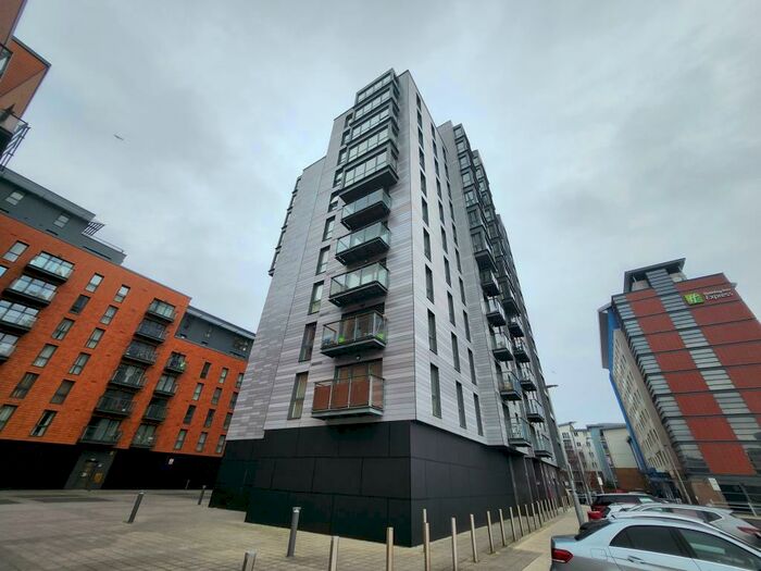 2 Bedroom Apartment To Rent In Slough, Berkshire, SL2