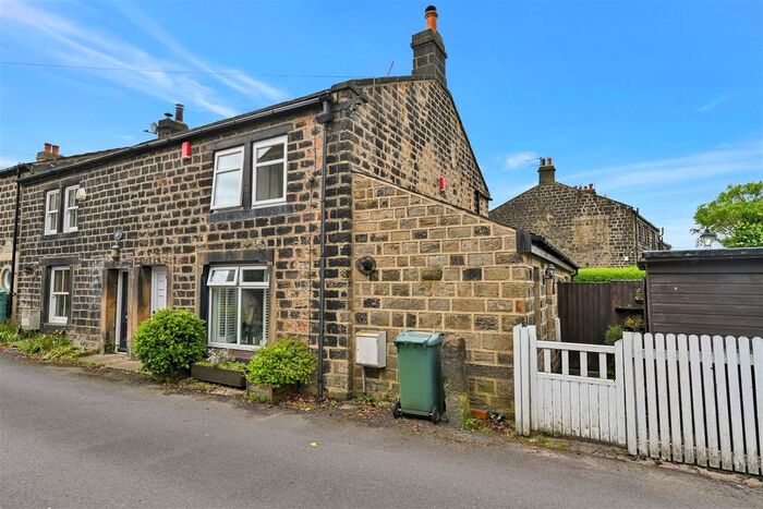 3 Bedroom Semi-Detached House To Rent In London Lane, Rawdon, Leeds, LS19