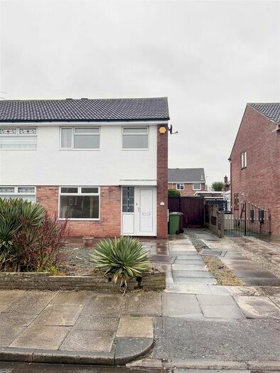 3 Bedroom Semi-Detached House To Rent In Totnes Drive, Southport, PR9