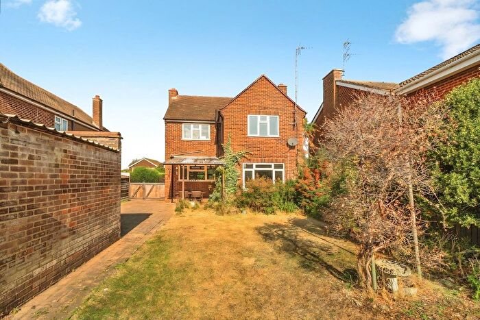 3 Bedroom Detached House For Sale In Park Road, Westoning, MK45