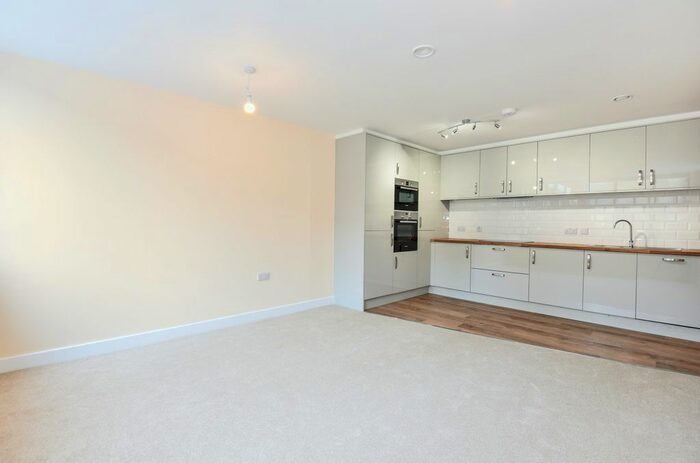 2 Bedroom Flat To Rent In The Chestnuts, Southgate Street, Gloucester, GL1