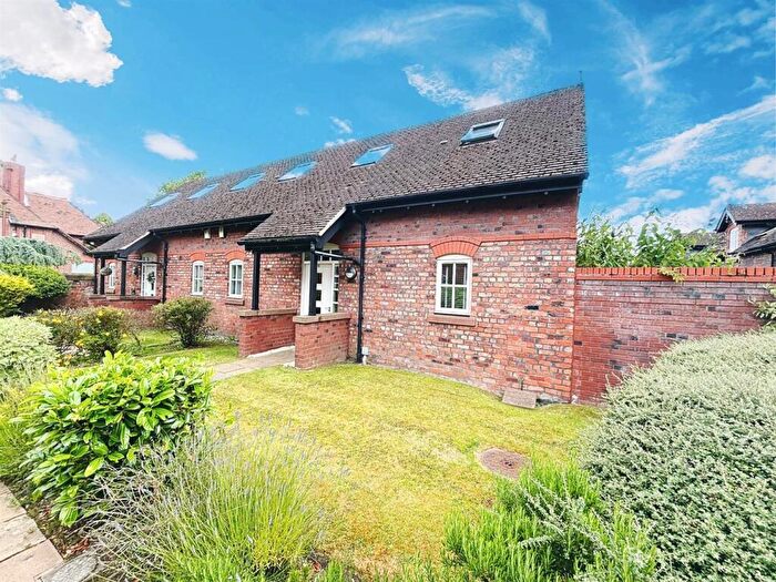 3 Bedroom House For Sale In Exclusive Ryder Court, Prescot, L35