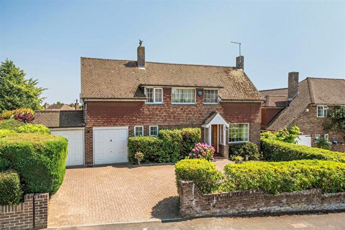 4 Bedroom Detached House For Sale In Banky Meadow, Maidstone, ME16