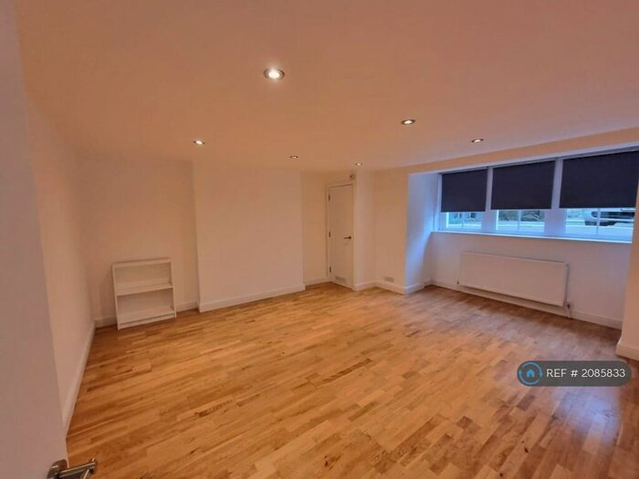 2 Bedroom Flat To Rent In Hornsey Rise, London, N19