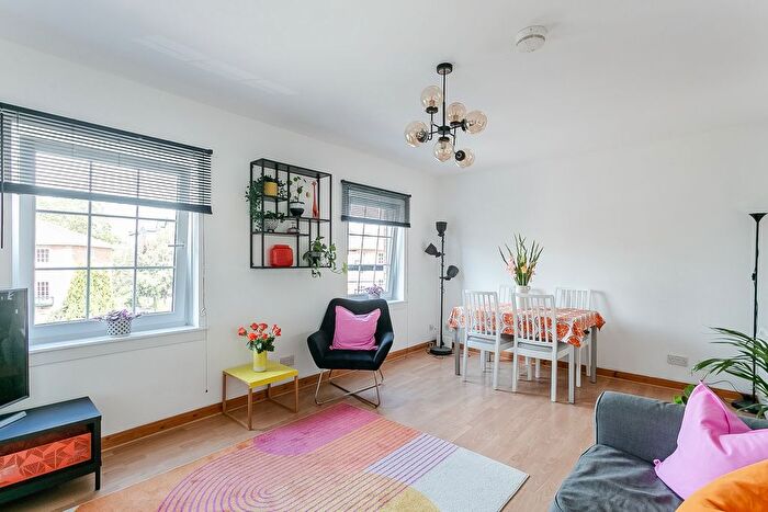 2 Bedroom Flat For Sale In Sheriff Bank, Edinburgh, EH6