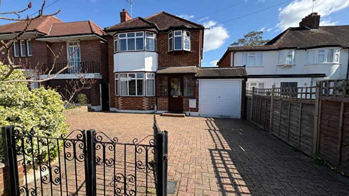 4 Bedroom Detached House For Sale In , Field End Road, Ruislip, HA4