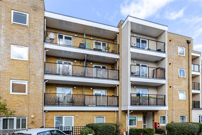 2 Bedroom Flat For Sale In Coyle Drive, Ickenham, Uxbridge, UB10