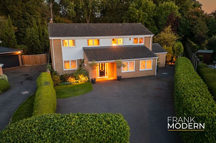 6 Bedroom Detached House For Sale In Westhawe, Peterborough, PE3