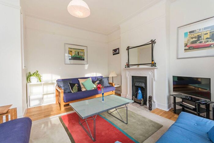 1 Bedroom Flat To Rent In Denver Road, Hackney, London, N16