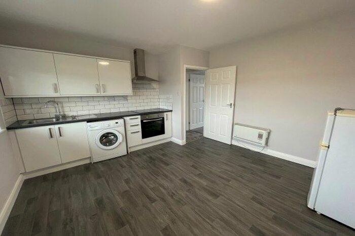 1 Bedroom Flat To Rent In Tinshill Road, Leeds, LS16