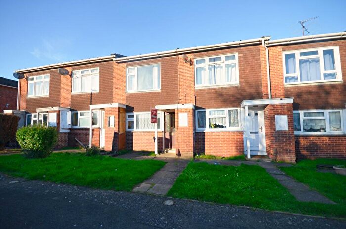 2 Bedroom Terraced House For Sale In Redwood Close, Desborough, NN14