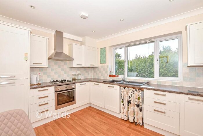 2 Bedroom Town House For Sale In Western Road, Maidstone, Kent, ME16