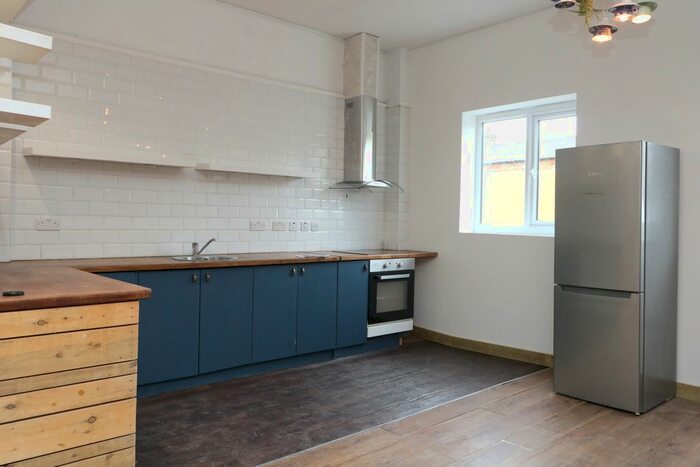 Studio To Rent In Brighton Road, Coulsdon, CR5