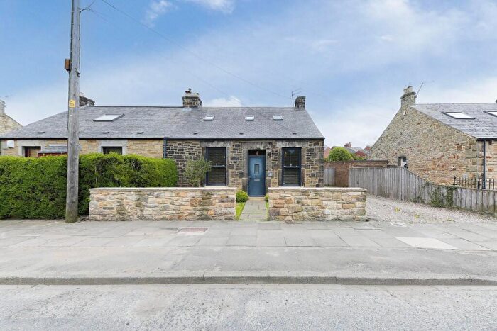 3 Bedroom Semi-Detached Bungalow For Sale In Killingworth Road, Killingworth, NE12