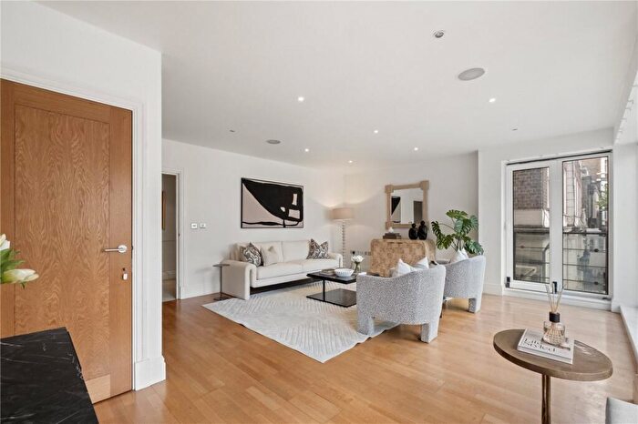 3 Bedroom Duplex For Sale In Drayton Gardens, London, SW10