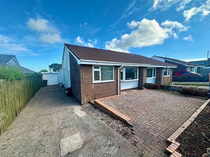 2 Bedroom Semi-Detached Bungalow For Sale In Heather Way, Brixham, TQ5
