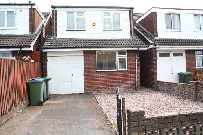 3 Bedroom Detached House To Rent In Harvills Hawthorn, West Bromwich, B70