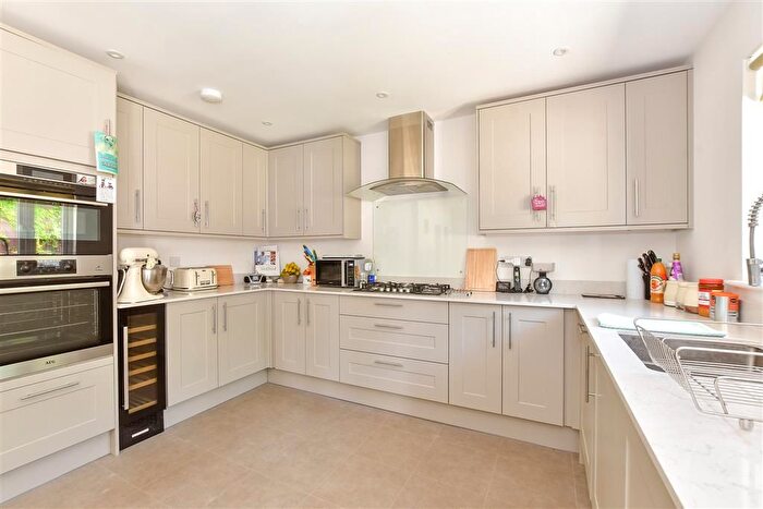 2 Bedroom Detached Bungalow For Sale In Maple Leaf Avenue, Ryde, Isle Of Wight, PO33