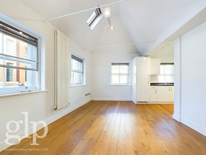 2 Bedroom Flat To Rent In Catherine Street, London, Greater London, WC2B