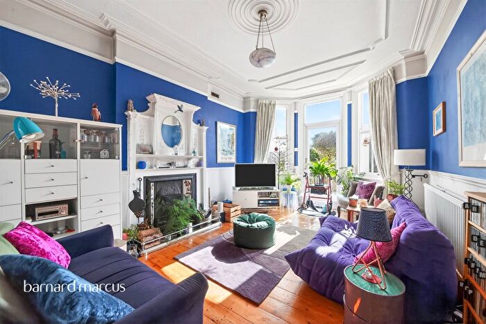 4 Bedroom Property For Sale In Elvendon Road, London, N13