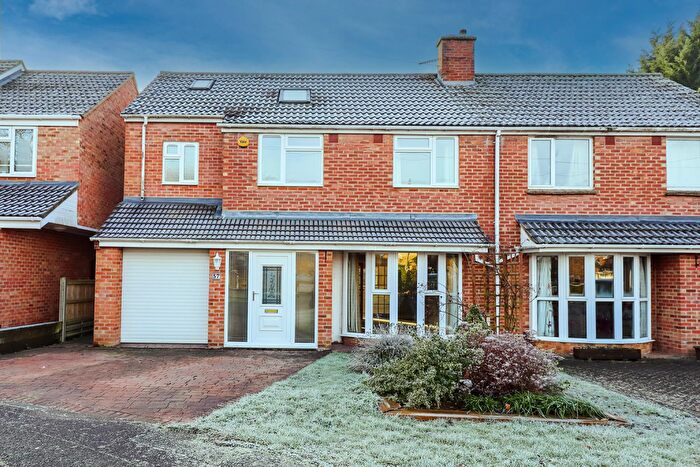 4 Bedroom House To Rent In Croft Avenue, Kidlington, OX5