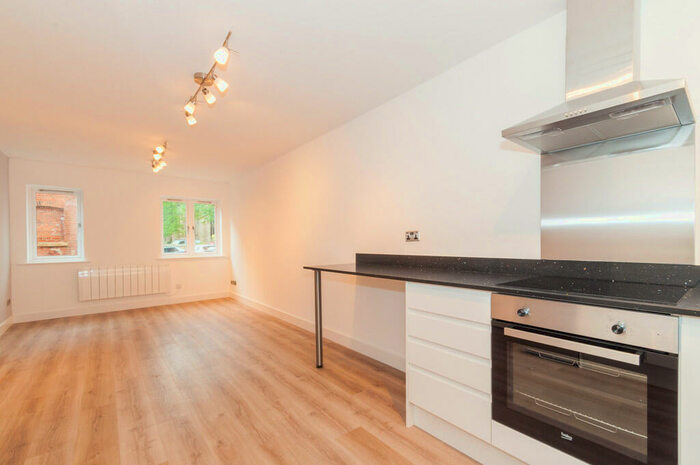 1 Bedroom Apartment To Rent In Langtons Wharf, Leeds City Centre, LS2