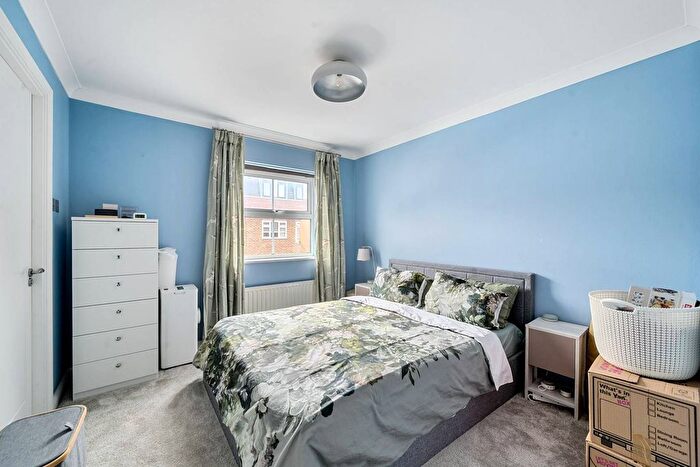 3 Bedroom Flat To Rent In Hampden Lane, Tottenham, London, N17